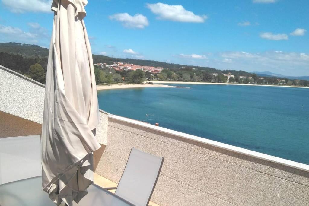 Impresionantes Vistas Al Mar Cerca De Santiago Apartment Boiro Luaran gambar